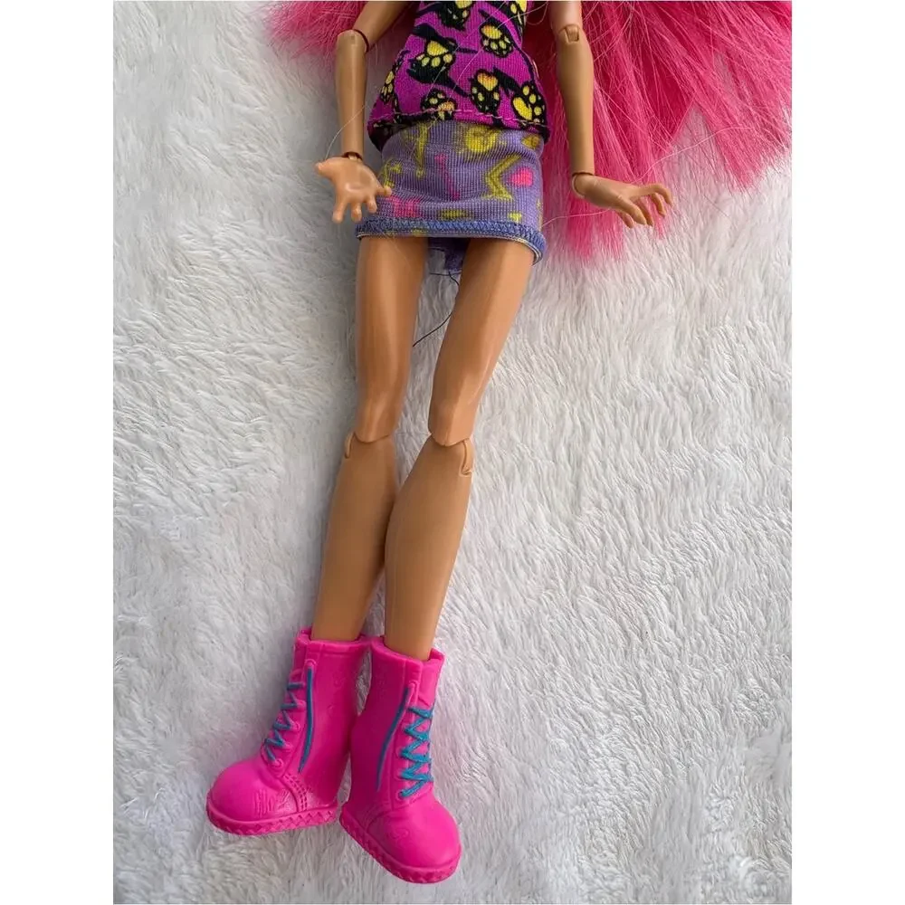 Monster High Howleen Wolf doll creepateria clothes boot